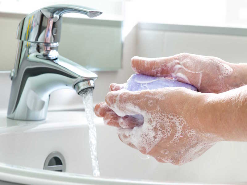 29-healthy-things-you-can-stop-doing-right-now_antibacterial-soap_26447694_alexraths